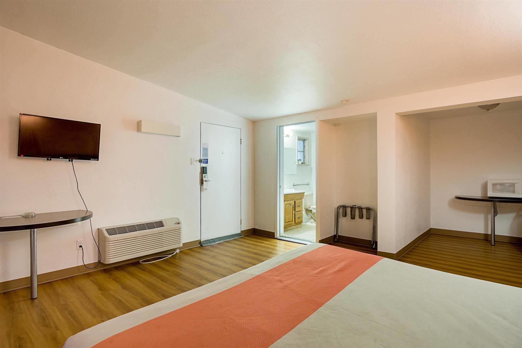 Motel 6 Хоббс Экстерьер фото