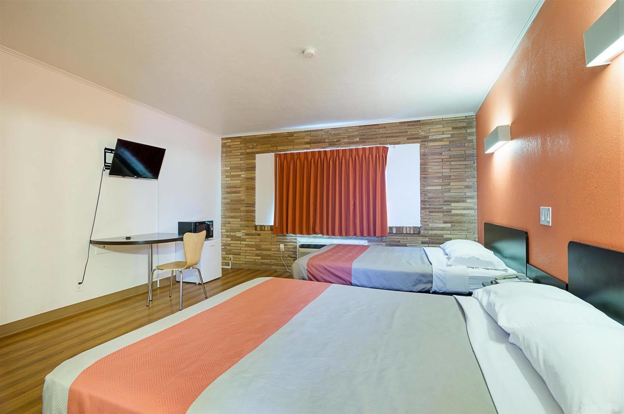 Motel 6 Хоббс Экстерьер фото