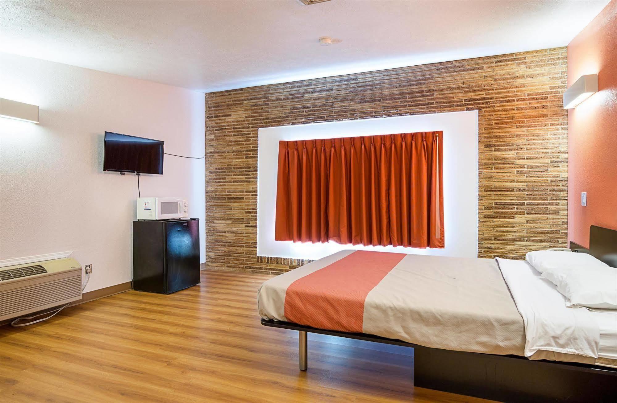 Motel 6 Хоббс Экстерьер фото